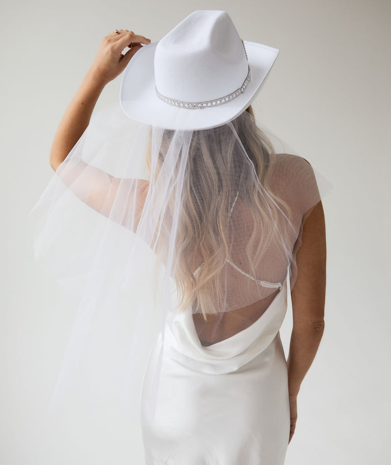 Pearl Bride Tulle Veil Cowboy Hat